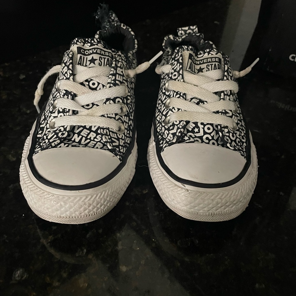 Converse tennis shoes